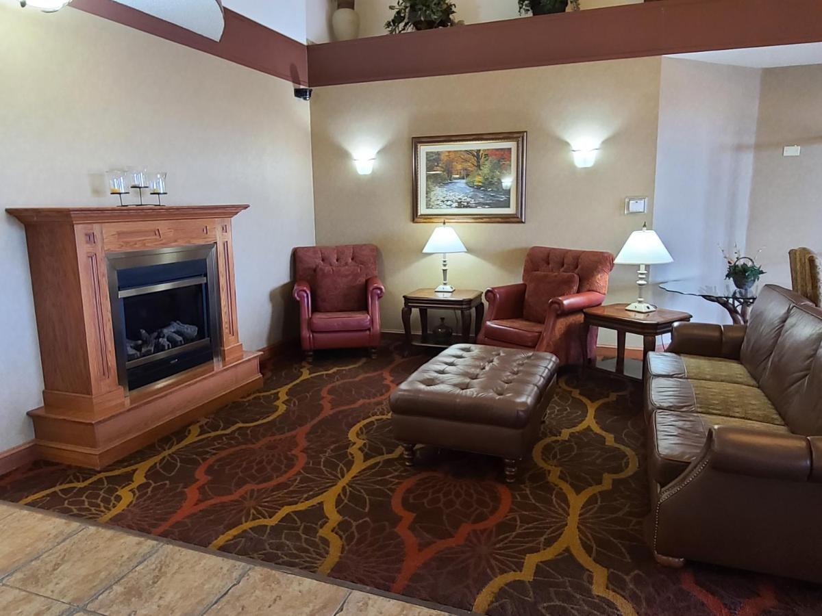 Quality Inn & Suites Wellington - Fort Collins Exteriör bild
