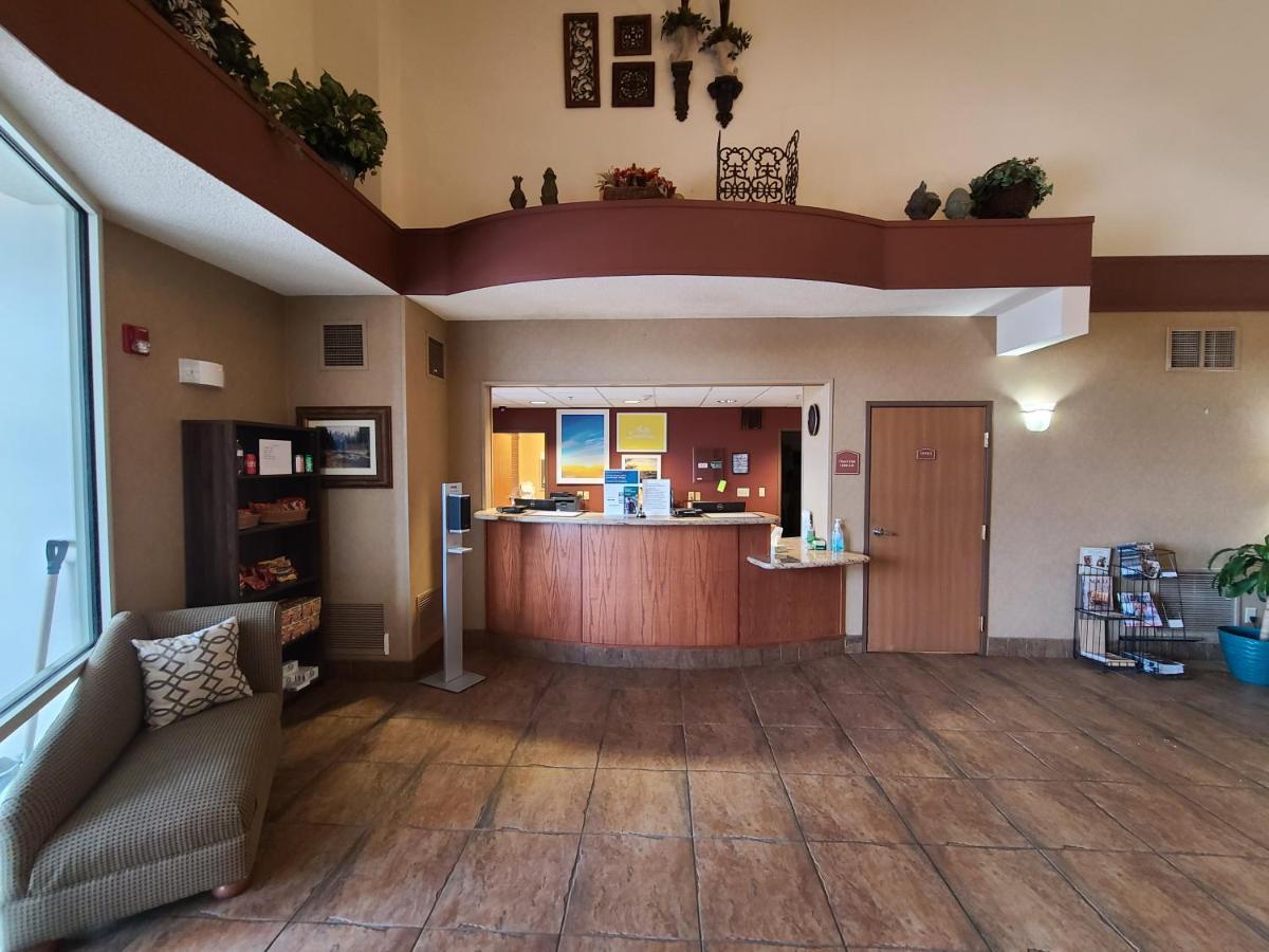 Quality Inn & Suites Wellington - Fort Collins Exteriör bild