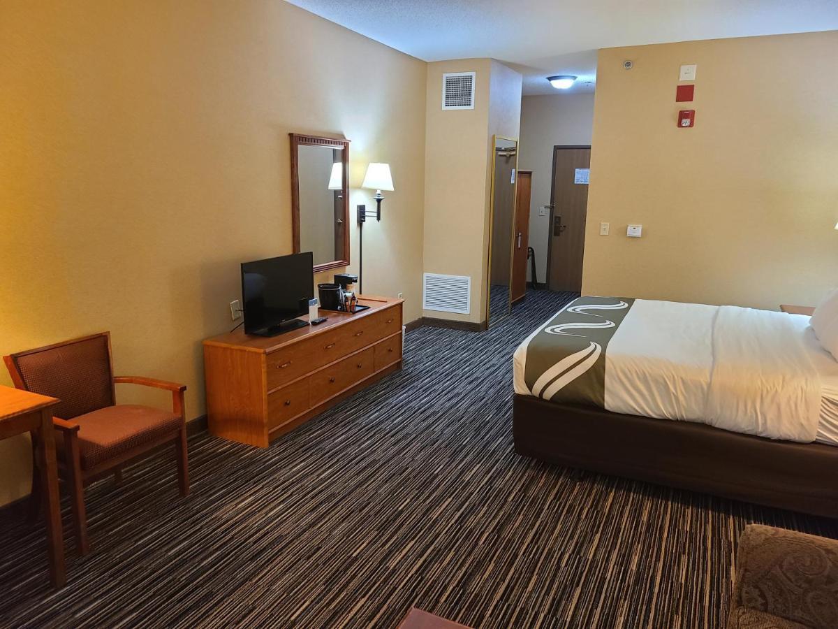 Quality Inn & Suites Wellington - Fort Collins Exteriör bild
